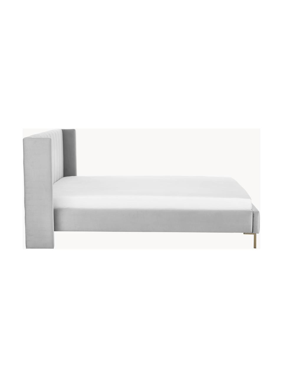 Cama tapizada en terciopelo Dusk, Tapizado: terciopelo de poliéster A, Estructura: madera de pino maciza con, Patas: metal con pintura en polv, Terciopelo gris claro, An 180 x L 200 cm