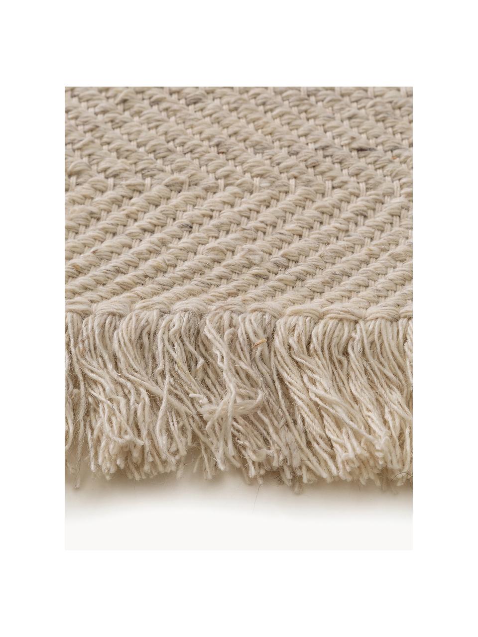 Tapis en laine tissé à la main avec franges Lars, 60 % laine, 20 % coton, 20 % polyester

Les tapis en laine peuvent perdre des fibres lors des premières semaines et des peluches peuvent se former, ce phénomène est naturel et diminue à mesure de votre usage et du temps, Beige clair, larg. 80 x long. 150 cm (taille XS)