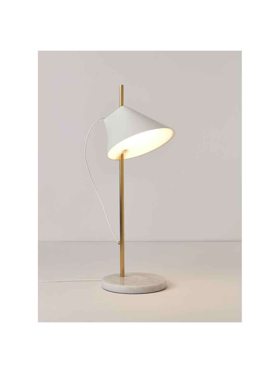 Lampada da tavolo grande a LED con luce regolabile e timer Yuh, Paralume: alluminio laccato, Struttura: ottone spazzolato, Bianco marmorizzato, ottone, Ø 20 x Alt. 61 cm