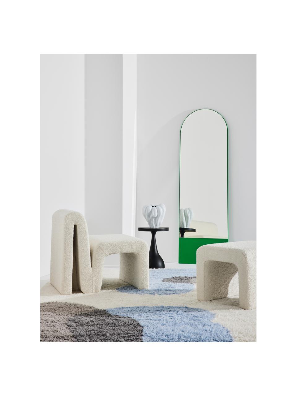 Bouclé loungefauteuil Odette in wit, Bekleding: 95% polyester (bouclé), 5, Frame: grenenhout, multiplex, Bouclé wit, B 70 x D 76 cm