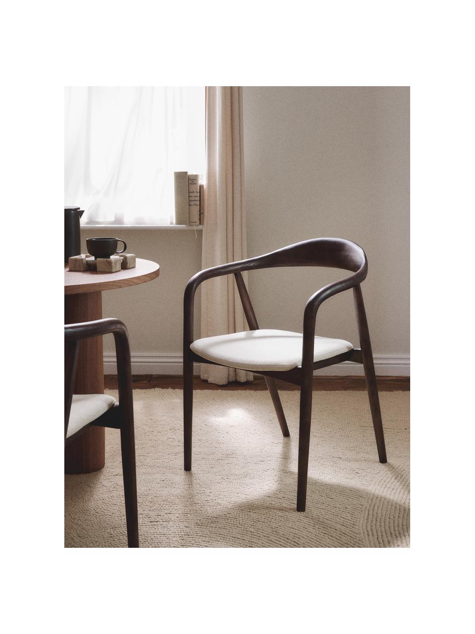 Silla de madera con reposabrazos de madera y asiento tapizado Angelina, Tapizado: poliéster Alta resistenci, Estructura: madera de fresno lacada, , Tejido blanco crema, madera de fresno oscura, An 57 x F 57 cm