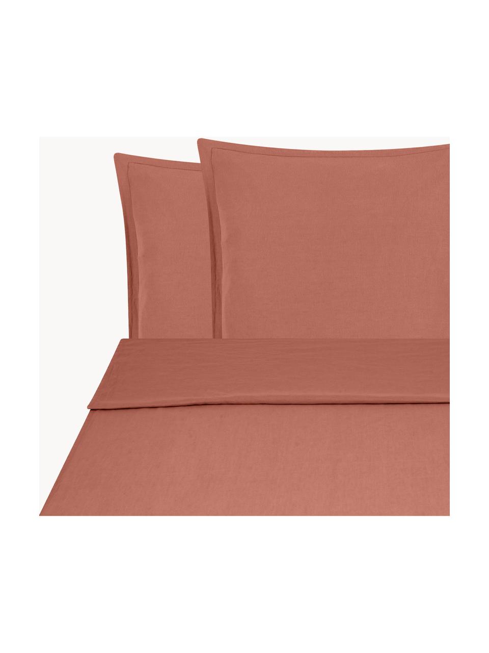 Biancheria da letto in lino lavato morbido color terracotta Nature, Mezzo lino
(52% lino, 48% cotone)

Densità dei fili 108 TC, qualità standard

Il mezzo lino offre una sensazione piacevole e ha un naturale aspetto sgualcito, che viene esaltato dall'effetto stonewash. Assorbe fino al 35% di umidità, si asciuga molto rapidamente e ha un effetto piacevolmente rinfrescante nelle notti d'estate. L'elevata resistenza allo strappo rende il mezzo lino resistente all'abrasione e all'usura, Terracotta, 240 x 300 cm + 2 federe 50 x 80 cm