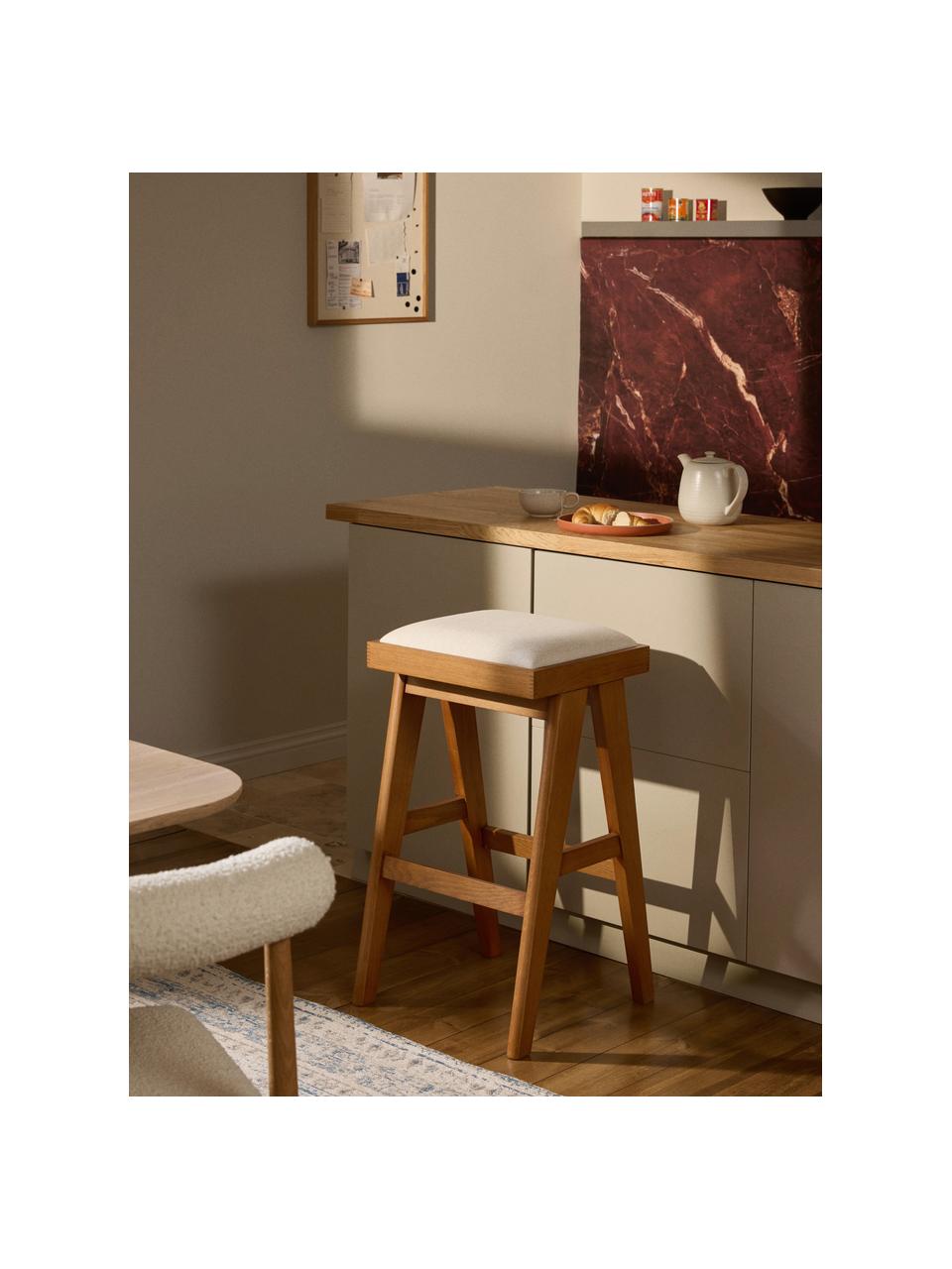 Tabouret de bar rembourré Sissi, Tissu blanc crème, chêne foncé, larg. 46 x haut. 75 cm