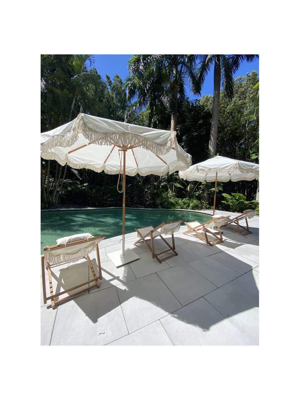 Sedia a sdraio pieghevole con frange Sling, Frange: cotone, Struttura: legno, Legno chiaro, bianco, Larg. 59 x Alt. 79 cm