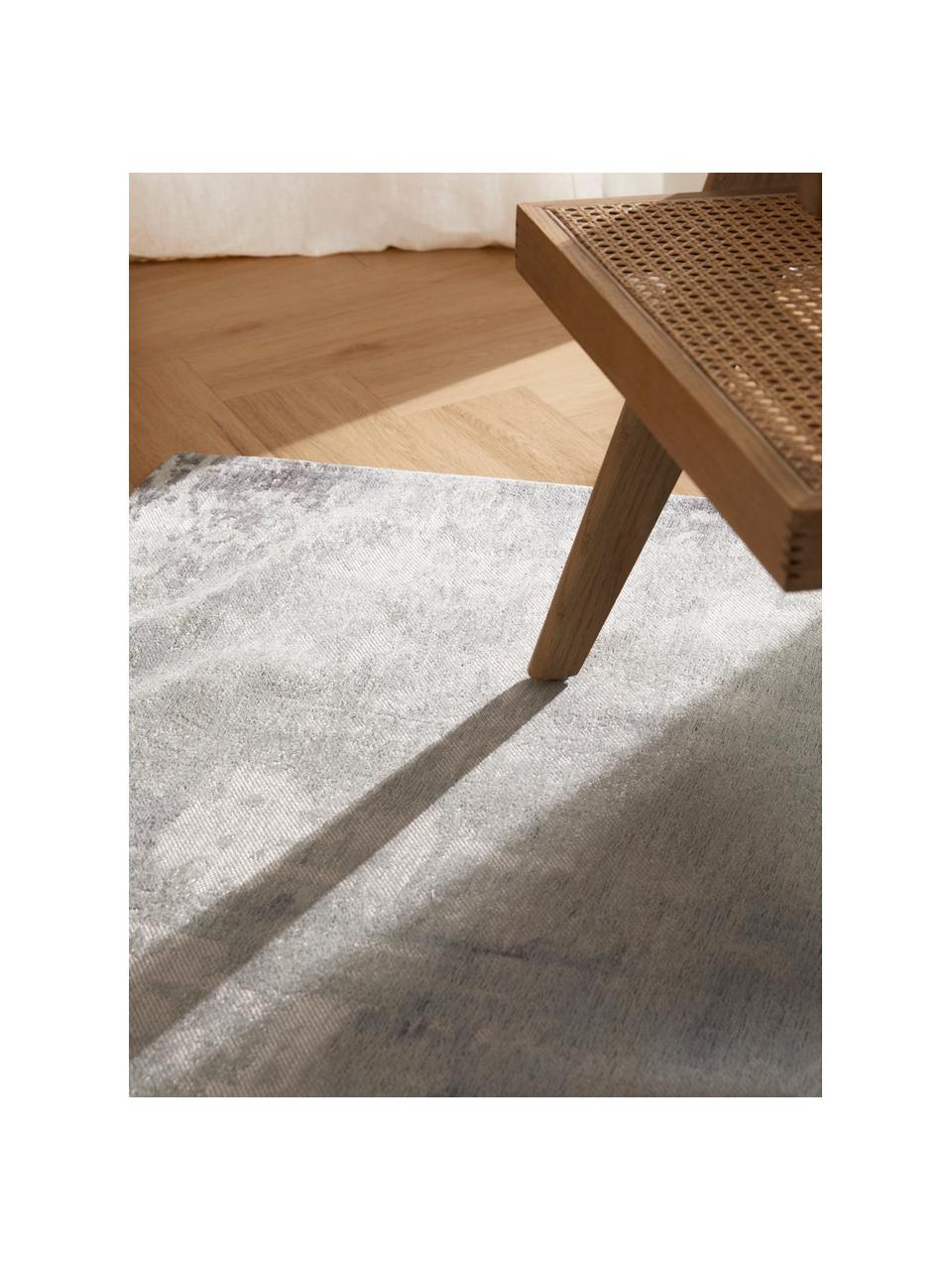 Vlak geweven katoenen vloerkleed Louisa in zilverkleur/saliekleurig/blauwgrijs, Bovenzijde: 85% katoen, 15% polyester, Onderzijde: latex, Grijstinten & blauwtinten, B 80 x L 150 cm (maat XS)