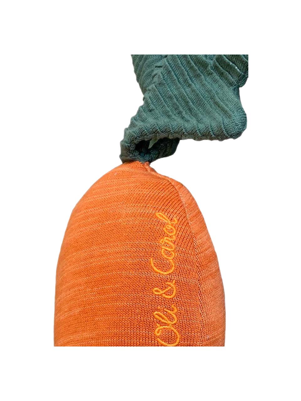 Handgemaakt katoenen knuffelkussen Cathy de Wortel, Bekleding: 100% katoen, Oranje, donkergroen, B 25 x L 40 cm