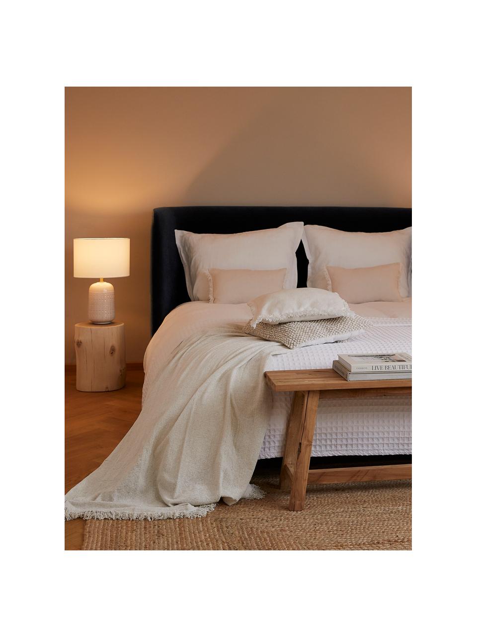 Große Keramik-Tischlampe Iva, Lampenschirm: Textil, Lampenfuß: Keramik, Weiß, Messingfarben, Ø 33 x H 53 cm