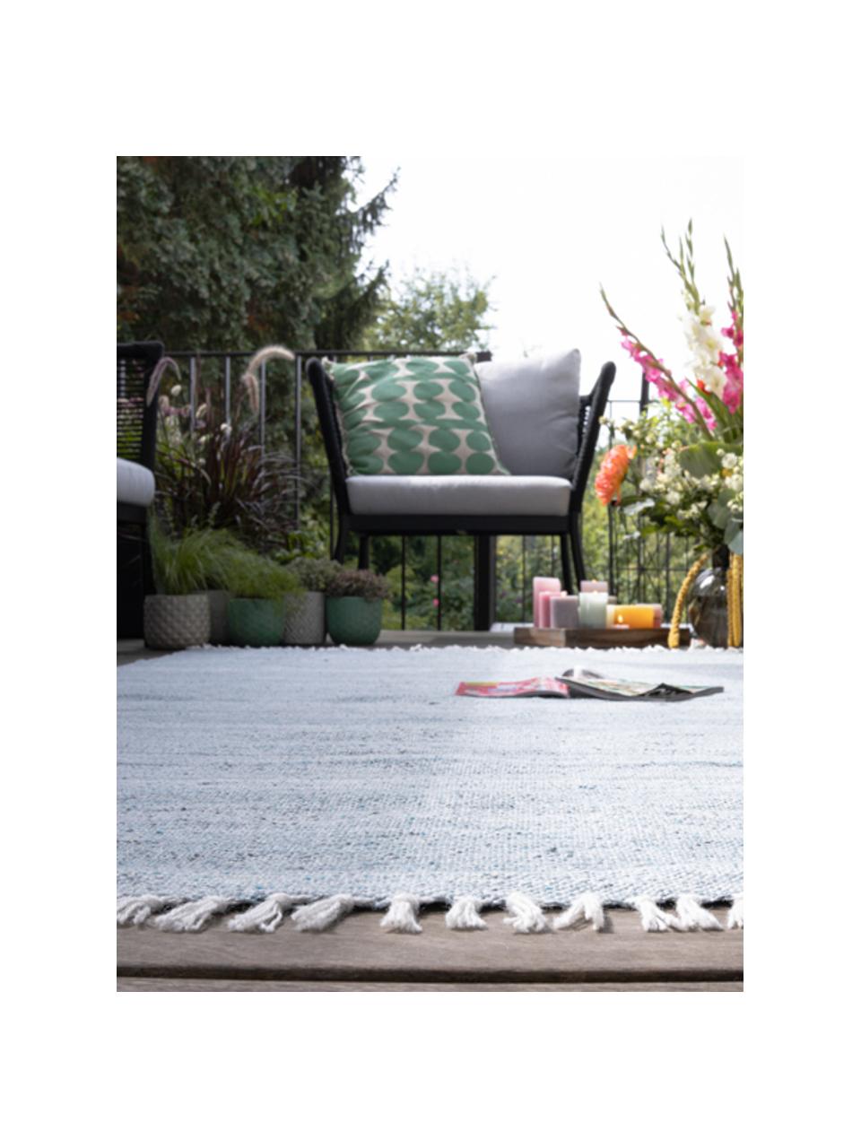 Handgeweven in- & outdoor vloerkleed Nador met franjes, 100% polyethyleen, Lichtblauw, B 80 x L 150 cm (maat XS)