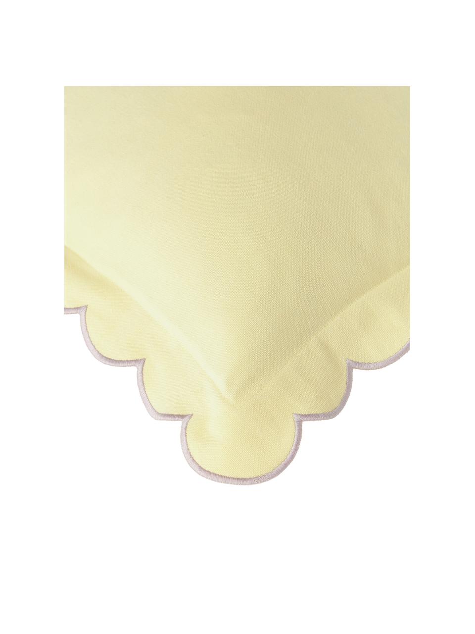 Housse de coussin en coton avec bordure ondulée Atina, 100 % coton, certifié BCI

Le matériau est certifié STANDARD 100 OEKO-TEX®, 4265CIT, CITEVE, Jaune pastel, larg. 45 x long. 45 cm