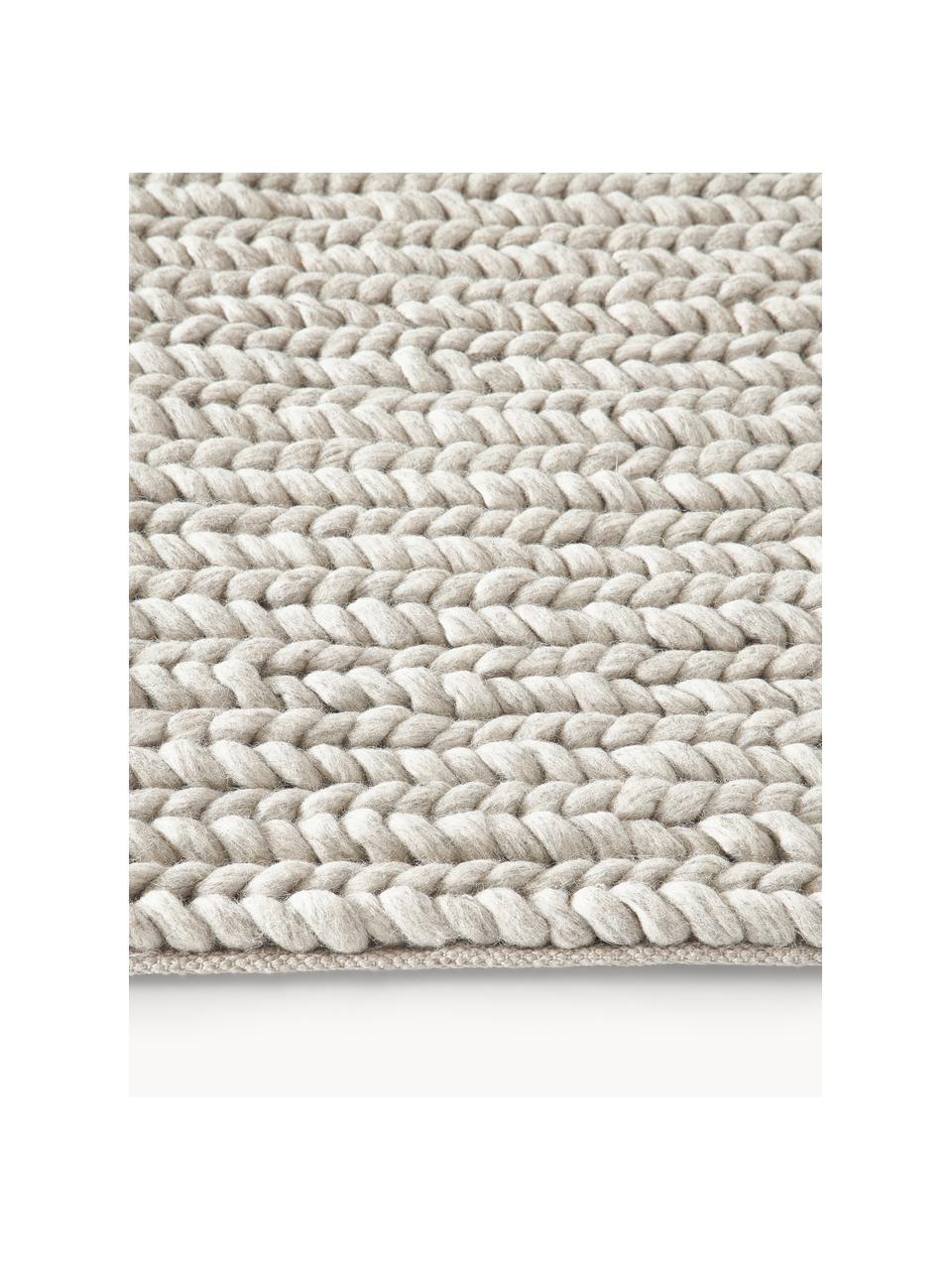 Tapis tressé en laine Bruna, 100 % laine, certifiée RWS

Les tapis en laine peuvent perdre des fibres lors des premières semaines et des peluches peuvent se former, ce phénomène est naturel et diminue à mesure de votre usage et du temps, Beige clair, larg. 80 x long. 150 cm (taille XS)