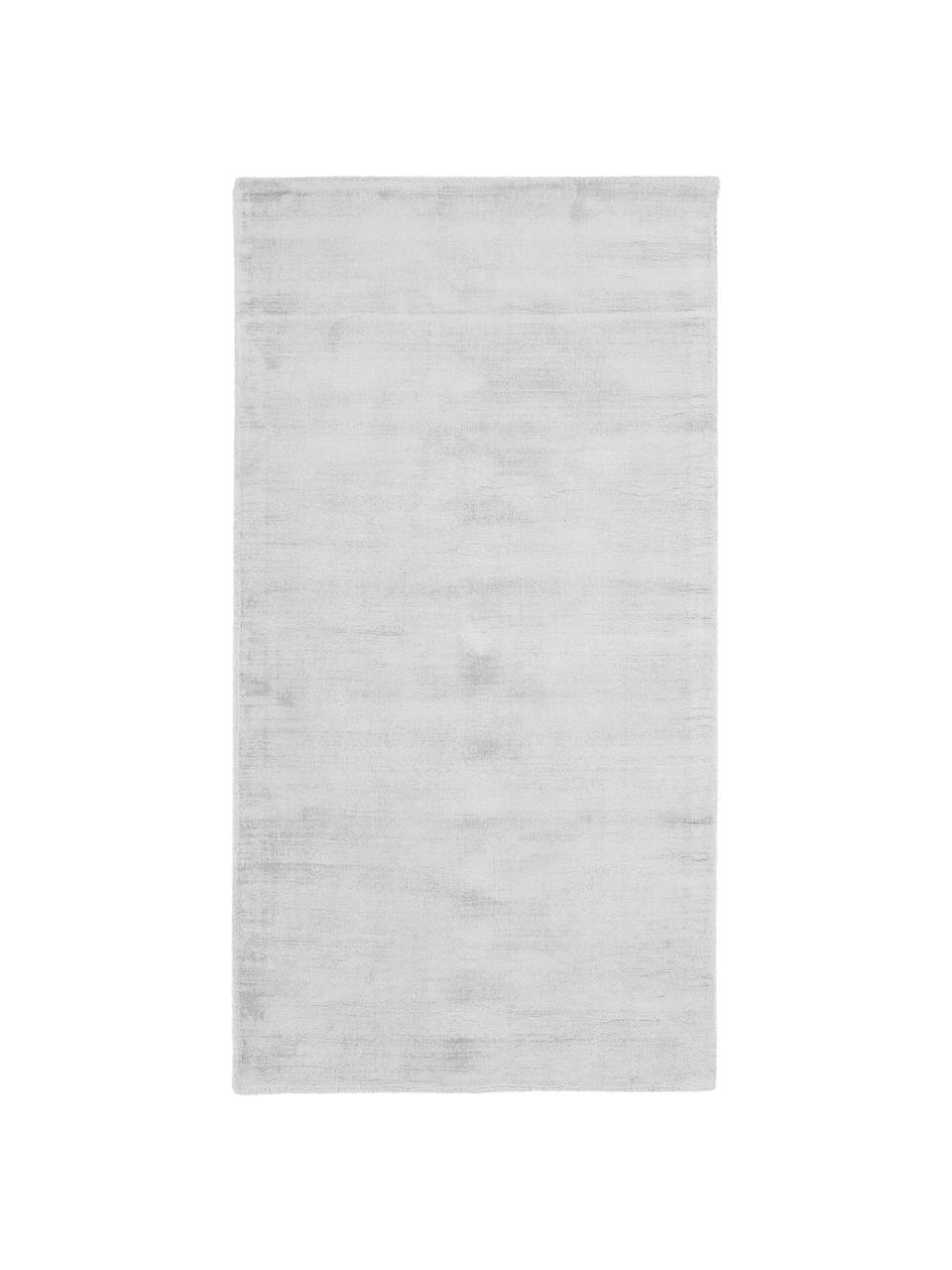 Tappeto in viscosa color grigio argento tessuto a mano Jane, Retro: 100% cotone, Grigio argento, Larg. 160 x Lung. 230 cm  (taglia M)