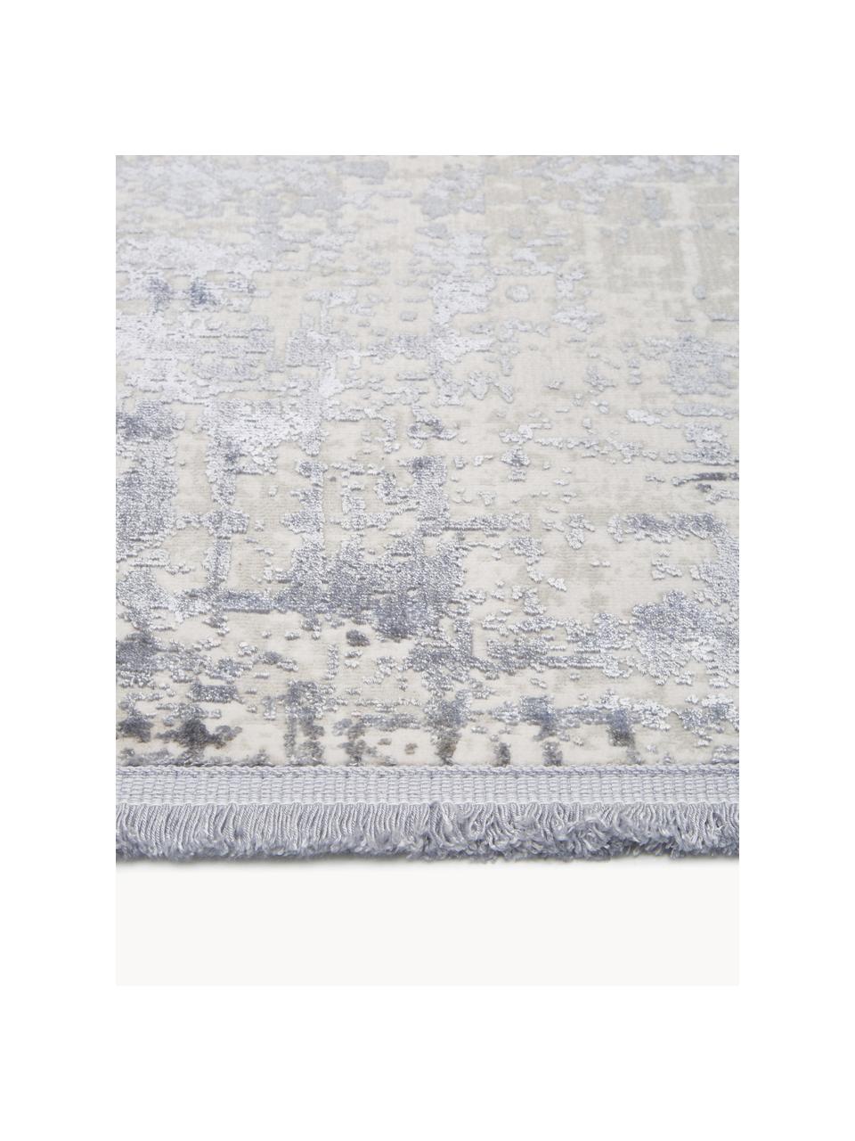 Schimmernder Niederflor-Teppich Cordoba mit Fransen, Flor: 70 % Acryl, 30 % Viskose, Graublautöne, B 80 x L 150 cm (Größe XS)