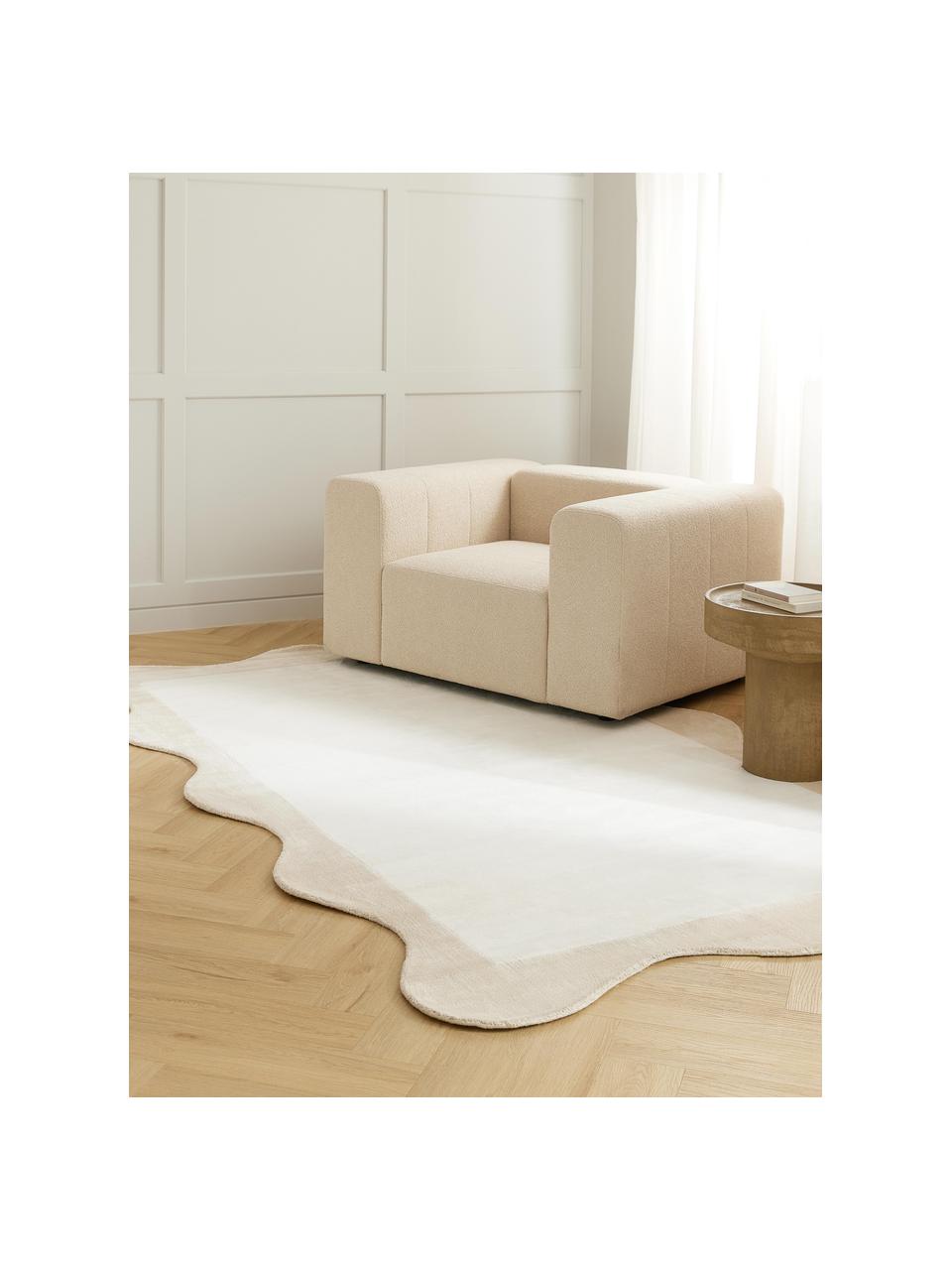 Handgewebter Viskoseteppich Wavy mit welligem Rand, Flor: 100 % Viskose, Beige, B 110 x L 180 cm (Größe S)