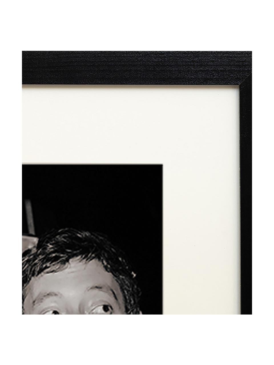 Gerahmte Fotografie Serge Gainsbourg & Jane Birkin, Rahmen: Buchenholz, Bild: Digitaldruck auf Papier, , Front: Acrylglas Dieses Produkt , Schwarz, Off White, B 33 x H 43 cm