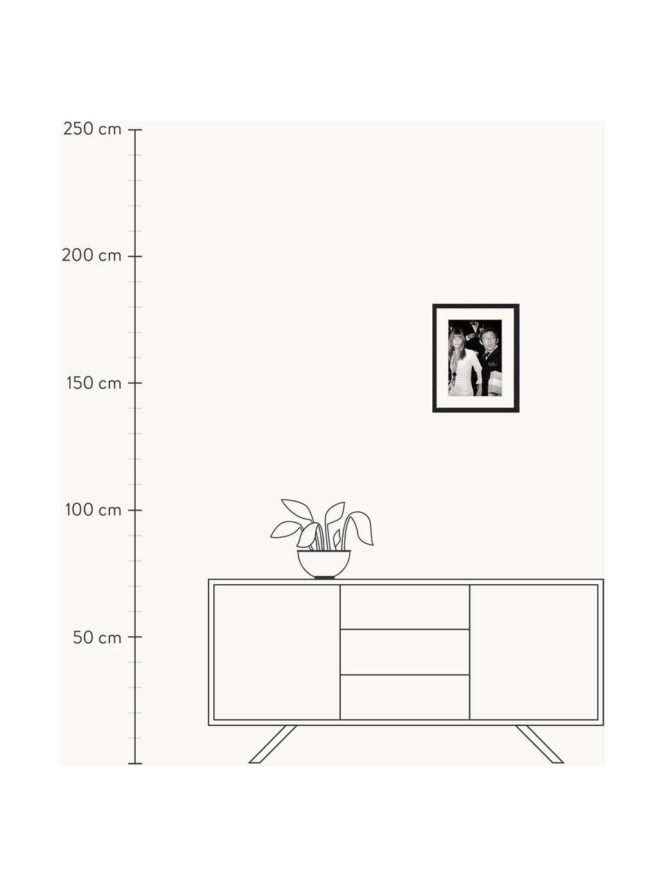 Gerahmte Fotografie Serge Gainsbourg & Jane Birkin, Rahmen: Buchenholz, FSC zertifizi, Bild: Digitaldruck auf Papier, , Front: Acrylglas, Schwarz, Off White, B 33 x H 43 cm