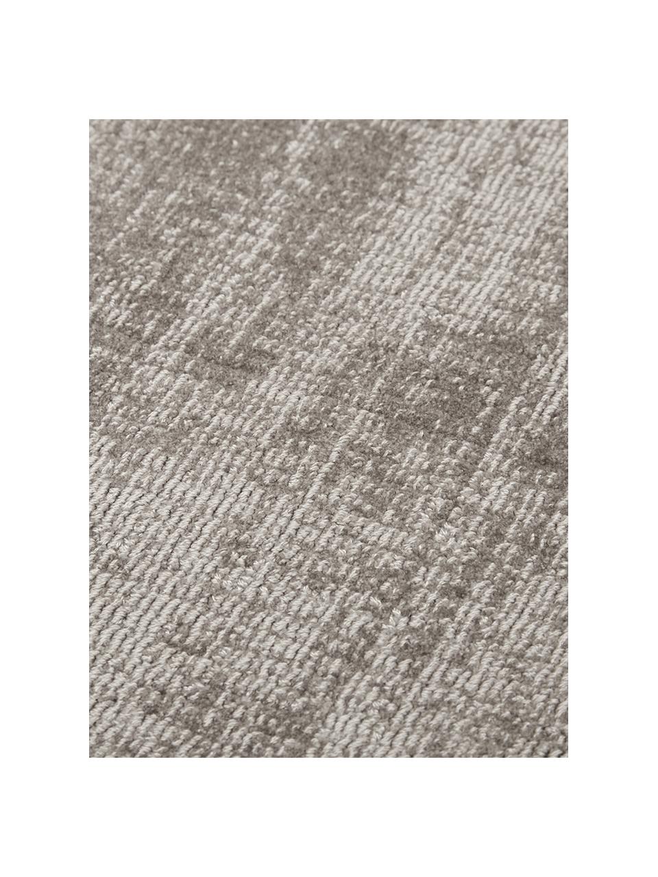 Alfombra artesanal de viscosa Jane, Parte superior: 100% viscosa, Reverso: 100% algodón El material , Gris pardo, An 400 x L 500 cm (Tamaño XXL)