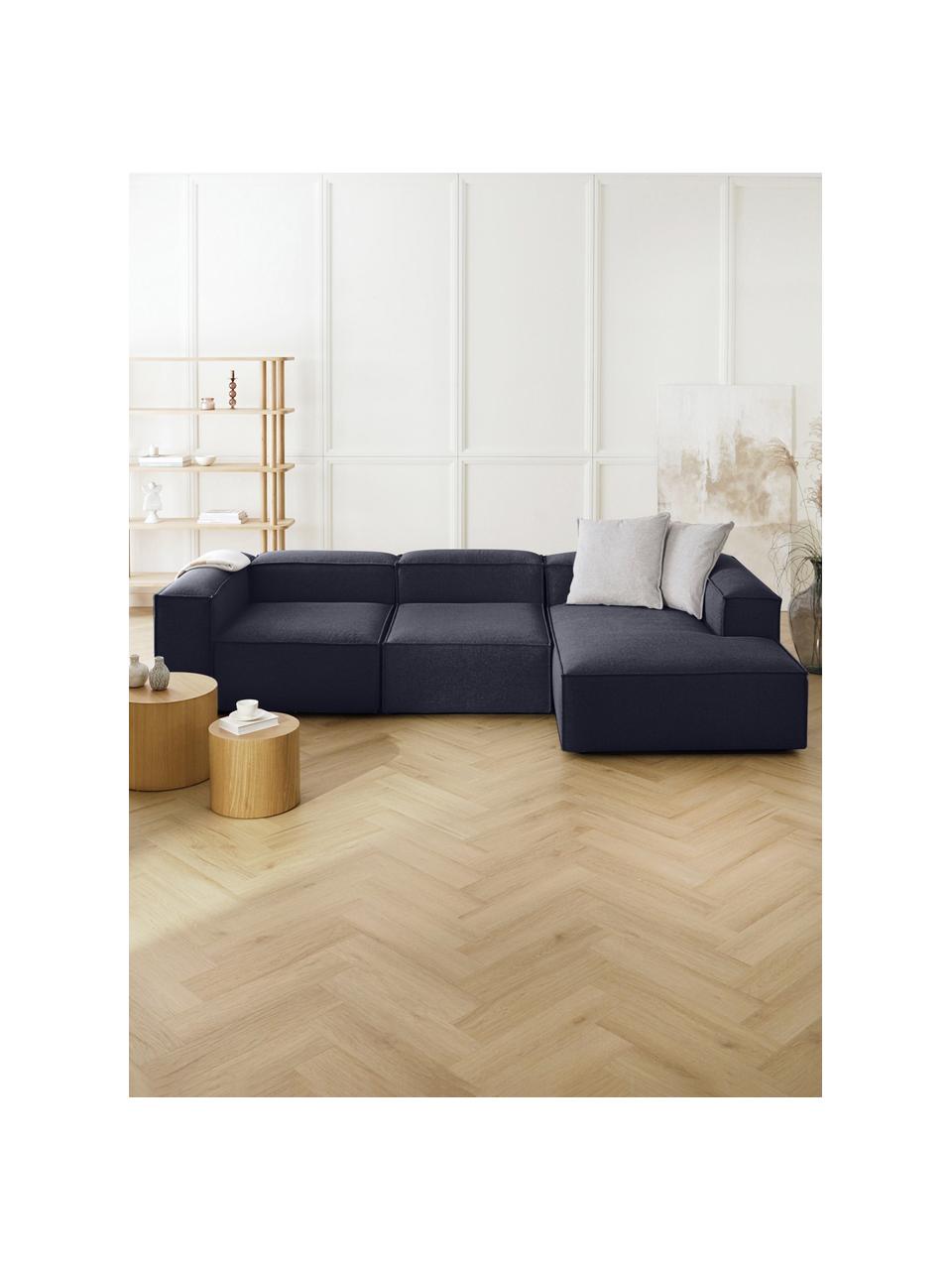 Divano angolare componibile Lennon, Rivestimento: 100% poliestere Con 115.0, Struttura: legno di pino massiccio, , Piedini: plastica I piedini si tro, Tessuto blu scuro, Larg. 327 x Prof. 180 cm, chaise-longue a sinistra