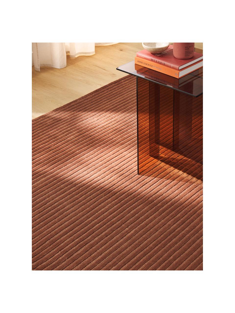Ręcznie tkany dywan z długim włosiem z wypukłą strukturą Wes, 100% poliester z certyfikatem GRS, Terakota, S 160 x D 230 cm (Rozmiar M)
