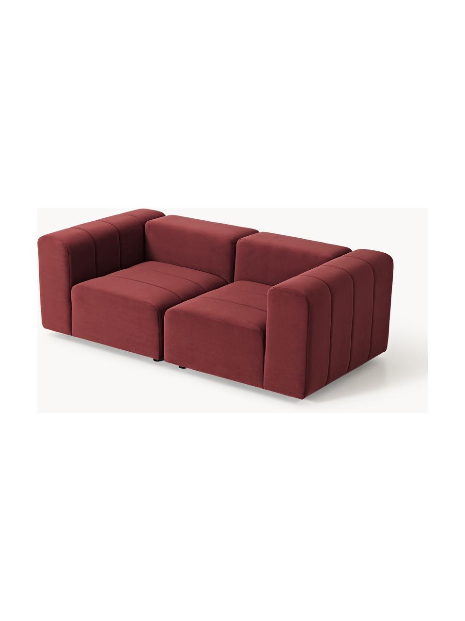 Modulares Samt-Sofa Lena (3-Sitzer), Bezug: Samt (100 % Polyester) De, Gestell: Buchenholz, Spanplatte, H, Füße: Kunststoff, Samt Weinrot, B 211 x T 106 cm