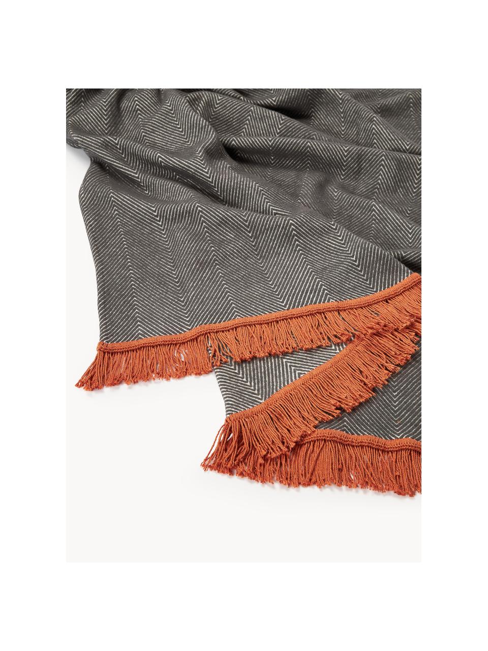 Copriletto con motivo a spina di pesce Agatha, 80% cotone, 20% acrilico, Grigio scuro, terracotta, Larg. 120 x Lung. 180 cm
