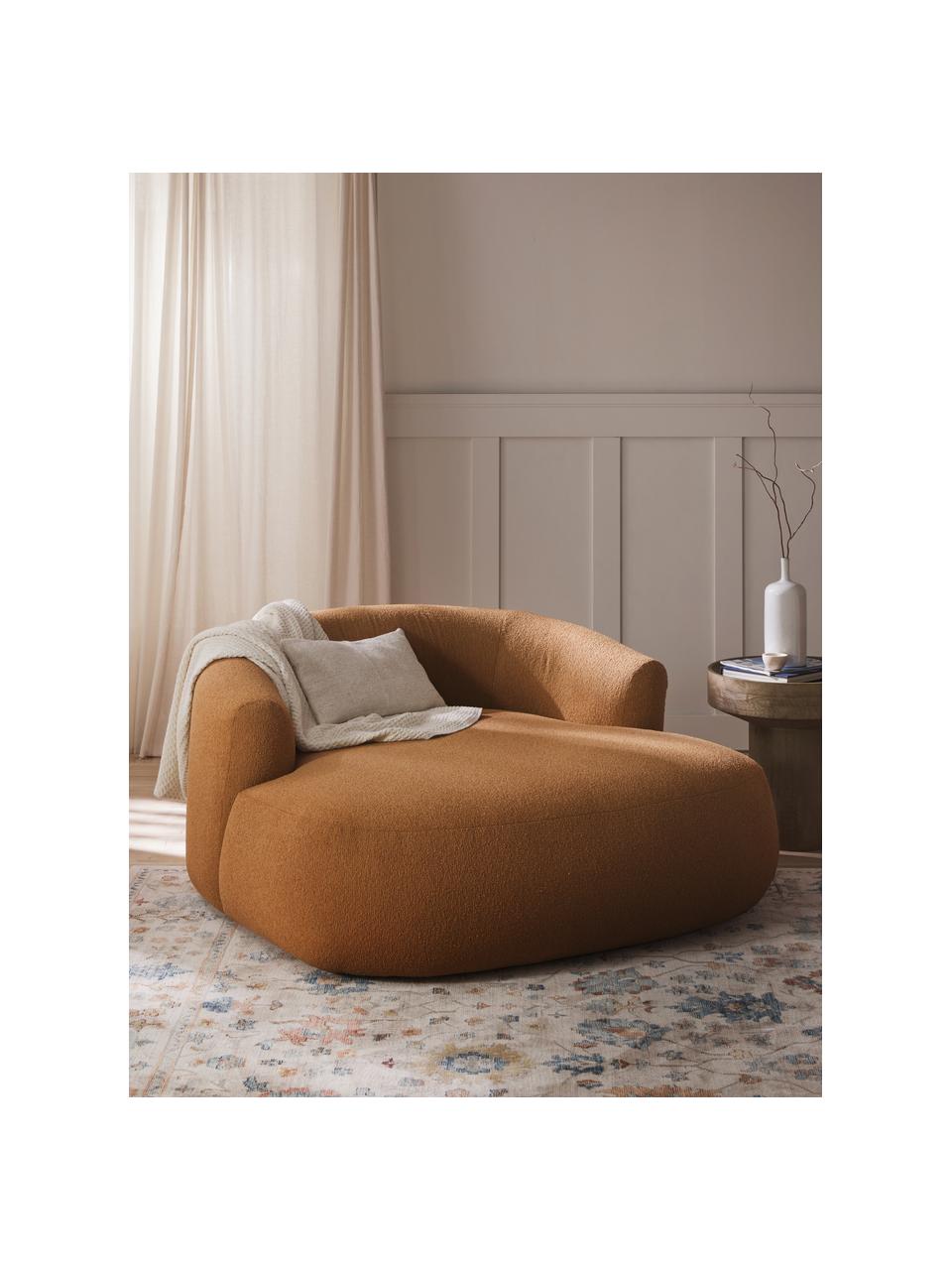 Sillón lounge en tejido bouclé Sofia, Tapizado: tejido bouclé (100% polié, Estructura: madera de abeto con certi, Patas: plástico, Bouclé marrón claro, An 140 x Al 140 cm