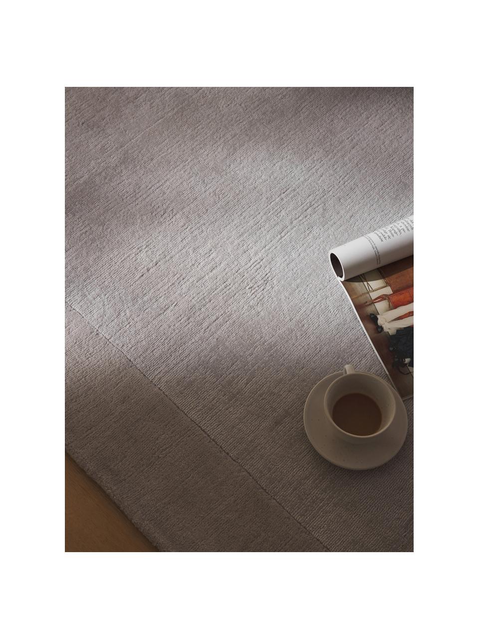 Alfombra de pelo corto Kari, 100% poliéster con certificado GRS, Tonos grises, An 80 x L 150 cm (Tamaño XS)
