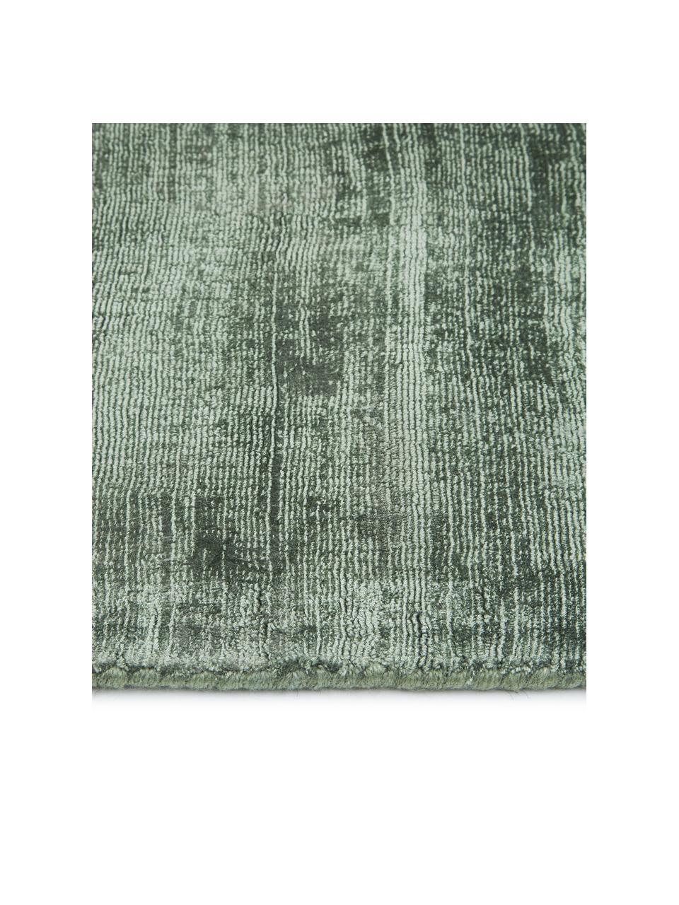 Handgeweven viscose vloerkleed Jane in groen, Onderzijde: 100% katoen, Groen, B 160 x L 230 cm (maat M)