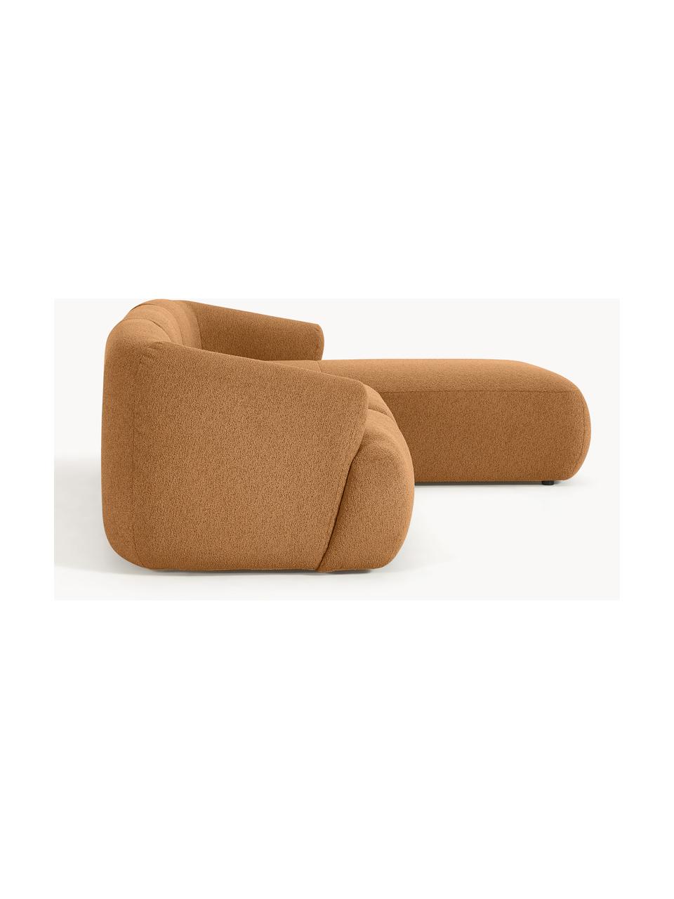 Sofá rinconera modular en tejido bouclé Sofia (3 plazas), Tapizado: tejido bouclé (100% polié, Estructura: madera de abeto, tablero , Patas: plástico Este producto es, Bouclé marrón claro, An 277 x F 185 cm, chaise longue derecha