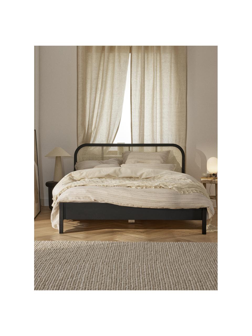 Cama de madera Jones, con cabecero, Estructura: madera contrachapada chap, Negro, An 140 x L 200 cm