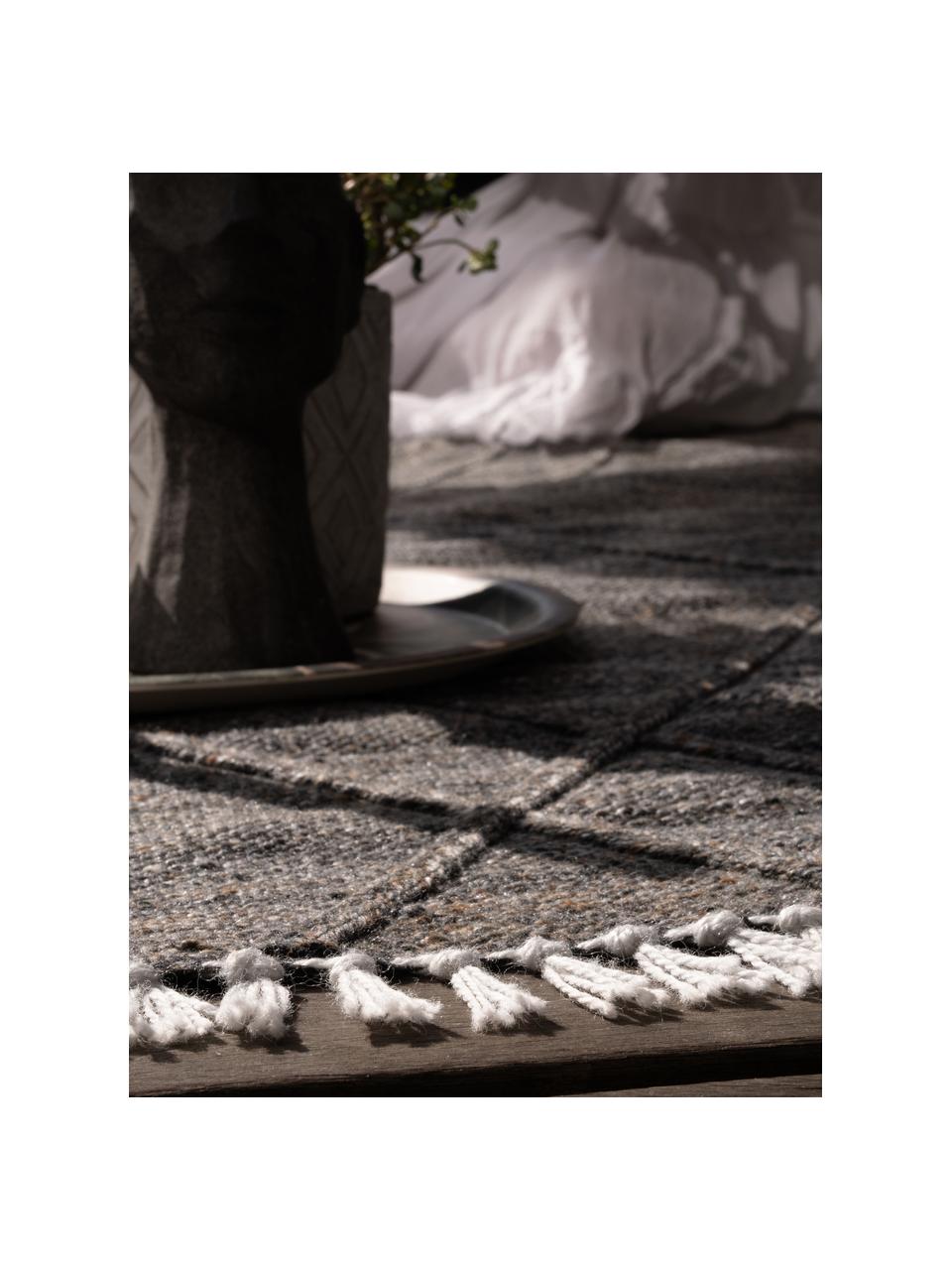 Handgewebter In- & Outdoor-Teppich Dakar mit Fransen und Hoch-Tief-Effekt, 100 % Polyethylen, Anthrazit, B 80 x L 150 cm (Größe XS)