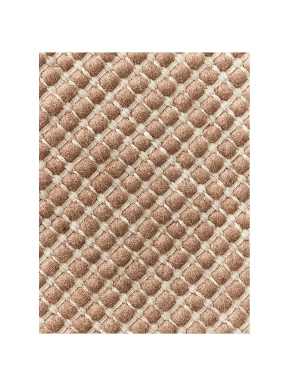 Tapis rond en laine tissé main Amaro, 67 % laine (certifiée RWS), 33 % coton

Les tapis en laine peuvent perdre des fibres lors des premières semaines et des peluches peuvent se former, ce phénomène est naturel et diminue à mesure de votre usage et du temps, Brun clair, beige clair, Ø 150 cm (taille M)