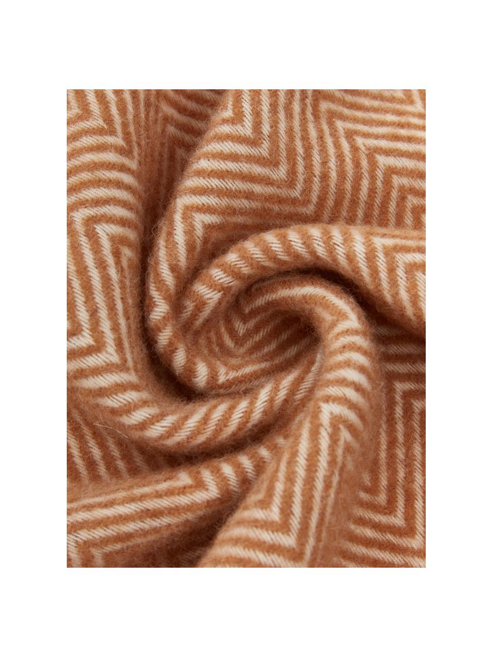 Wollen plaid Tirol-Mona met visgraatpatroon en franjes, Karamelkleurig, B 140 x L 200 cm