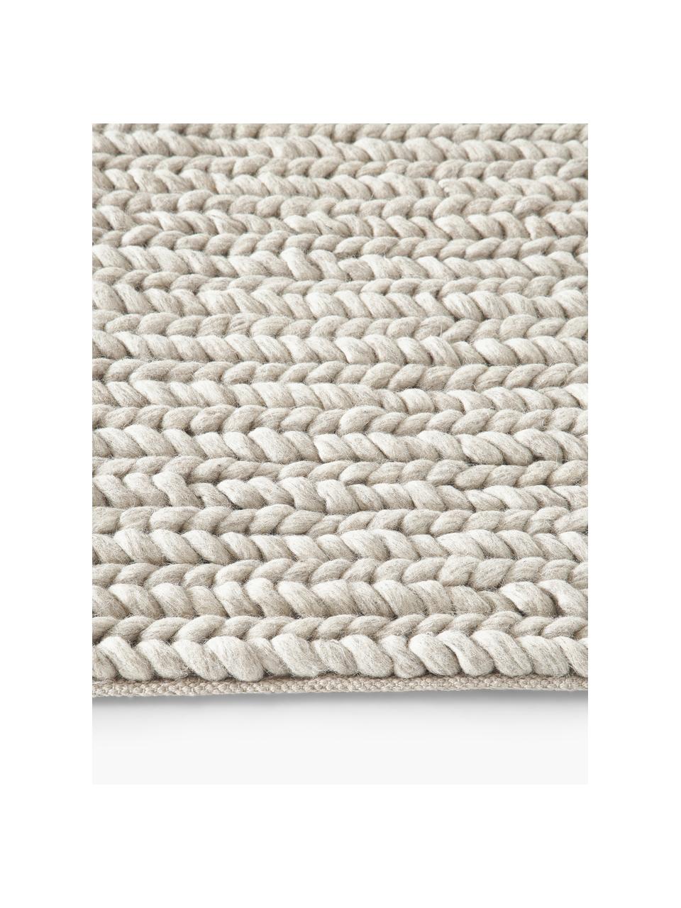 Alfombra de lana trenzada Bruna, 100% lana con certificado RWS

Las alfombras de lana se pueden aflojar durante las primeras semanas de uso, la pelusa se reduce con el uso diario, Beige, An 80 x L 150 cm (Tamaño XS)