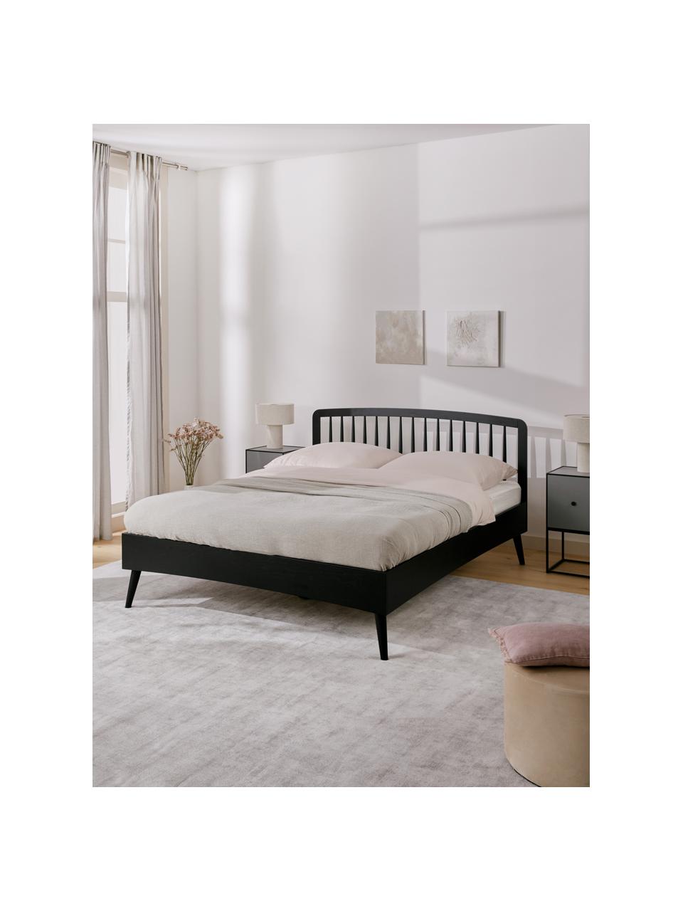 Dřevěná postel s čelem Signe, Dubové dřevo, lakováno černou barvou, Š 180 cm, D 200 cm