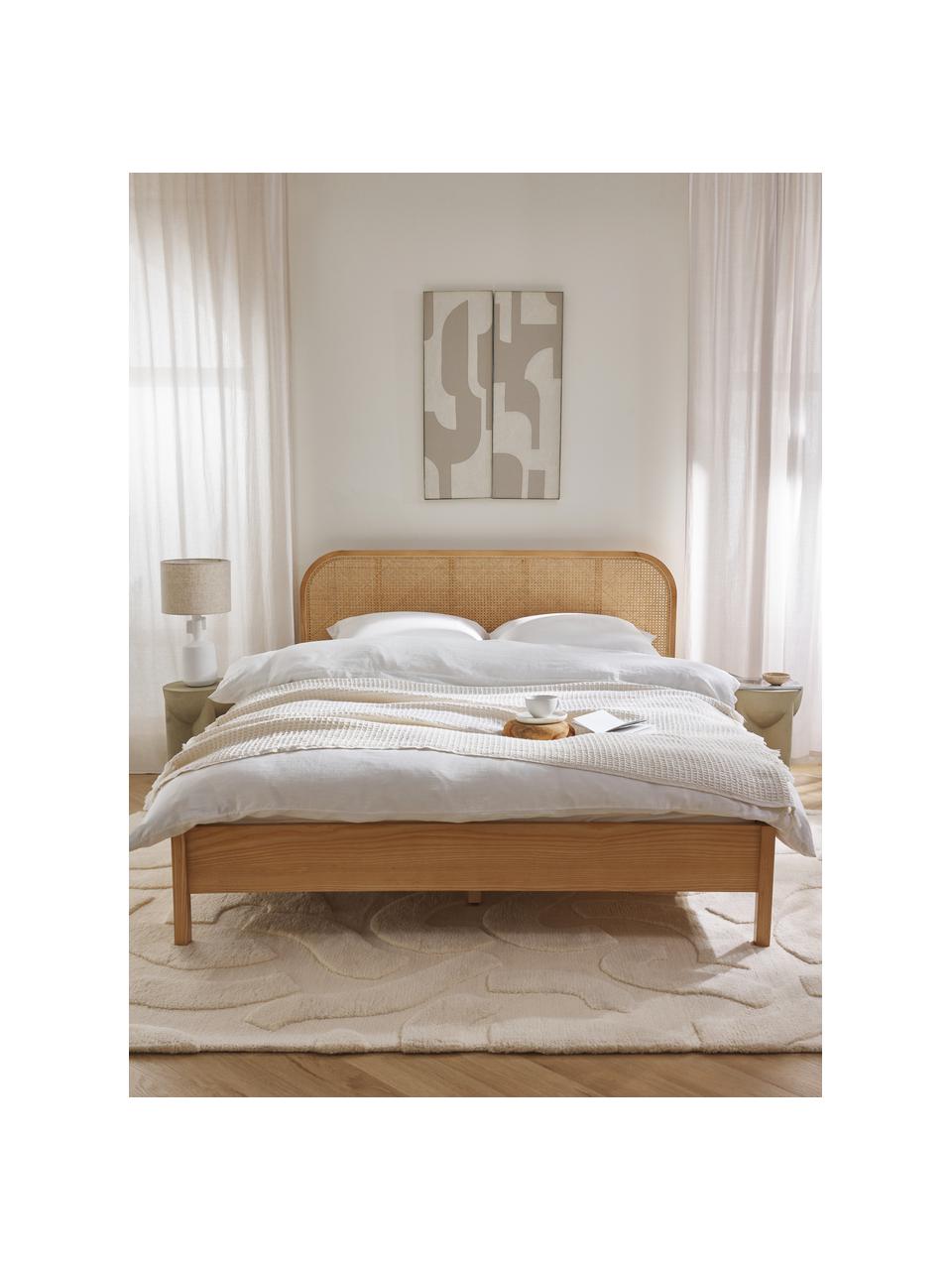 Letto in legno con testiera in vimini Jones, Struttura: compensato con impiallacc, Piedini: massello di frassino, Legno di frassino, Larg. 140 x Lung. 200 cm