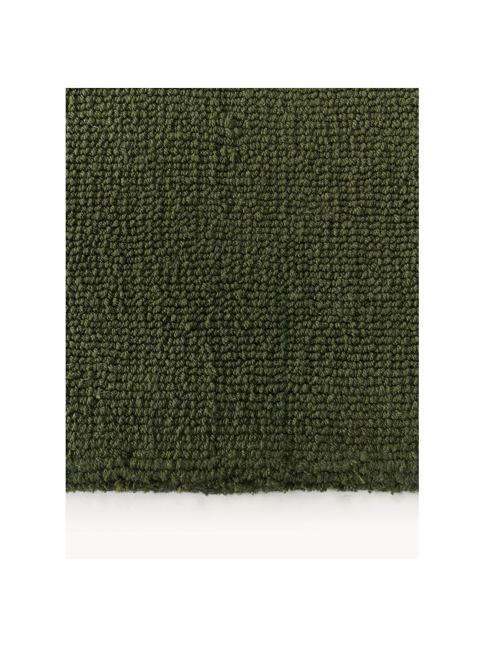 Tapis en coton tissé main Lora, Vert olive, larg. 80 x long. 150 cm (taille XS)