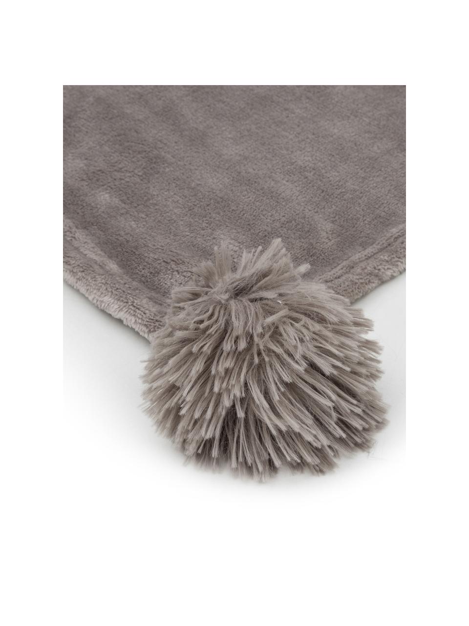 Zachte plaid Bomla in taupe met pompoms, Polyester, Taupe, B 130 x L 170 cm