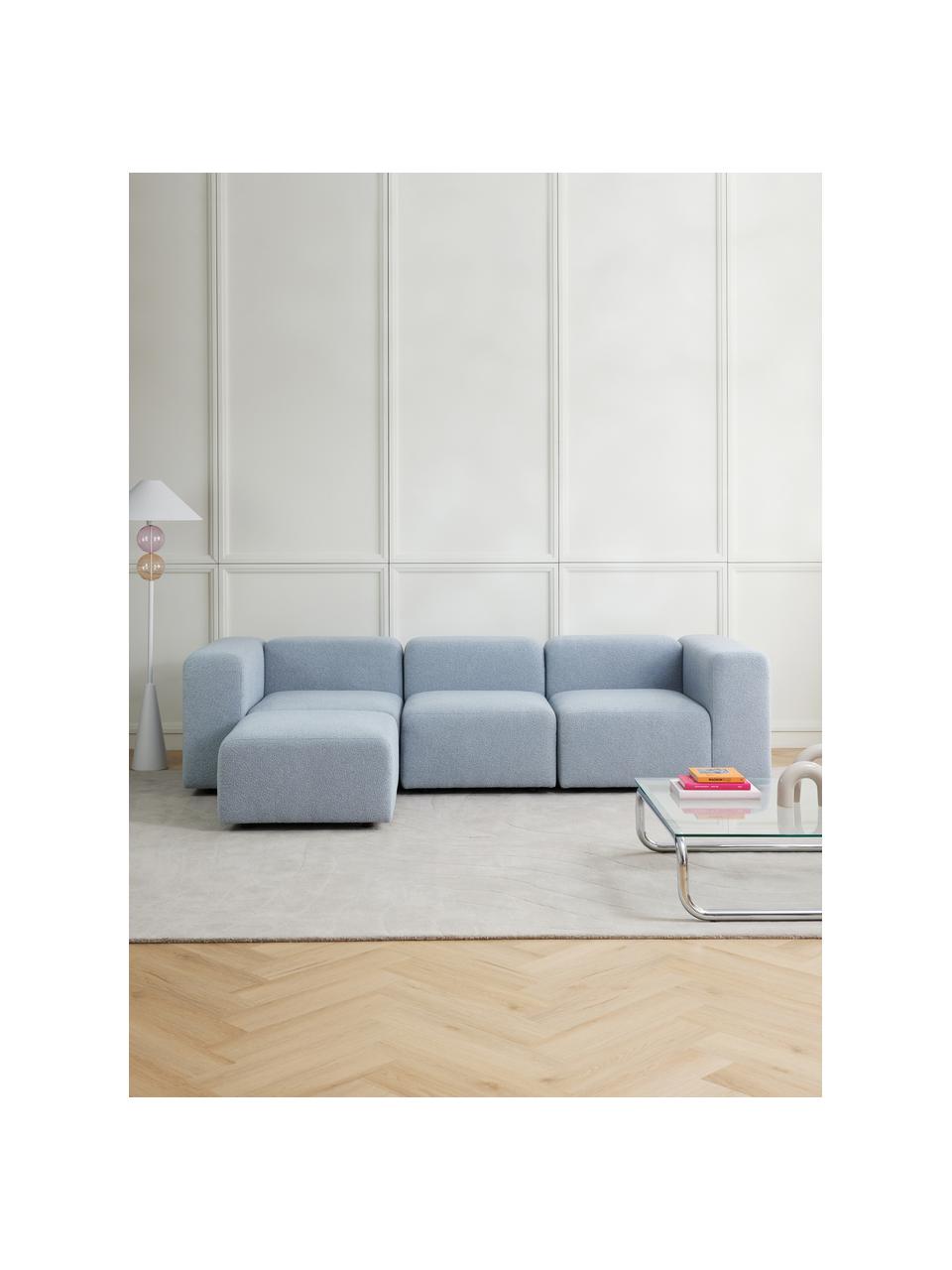 Sofa modułowa bouclé z pufem Lena (4-osobowa), Tapicerka: bouclé (93% poliester, 6%, Stelaż: drewno sosnowe, sklejka, , Nogi: tworzywo sztuczne, Jasnoniebieski bouclé, S 284 x G 181 cm