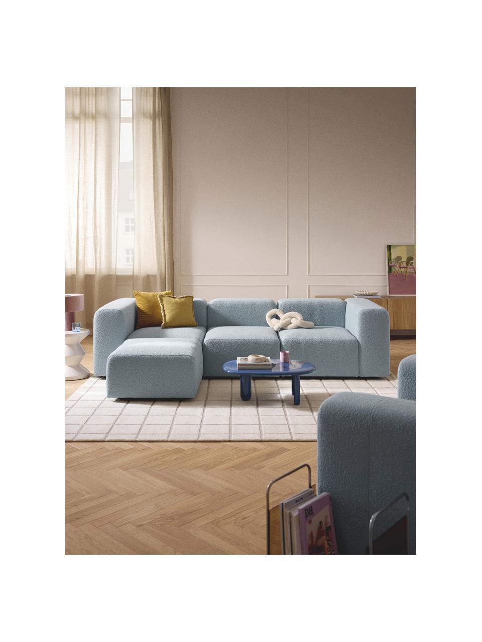 Sofá modular bouclé Lena (4 plazas), con reposapiés, Tapizado: Bouclé (93% poliéster, 6%, Estructura: madera de pino, contracha, Patas: plástico, Bouclé azul claro, An 284 x F 181 cm