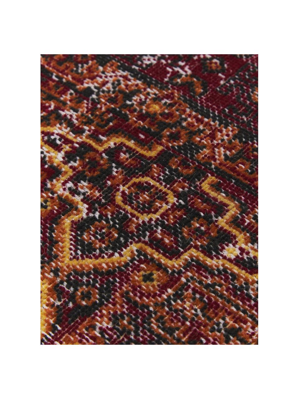 Vnitřní a venkovní koberec Tilas Izmir, 100 % polypropylen, Odstíny červené, Š 200 cm, D 290 cm (velikost L)