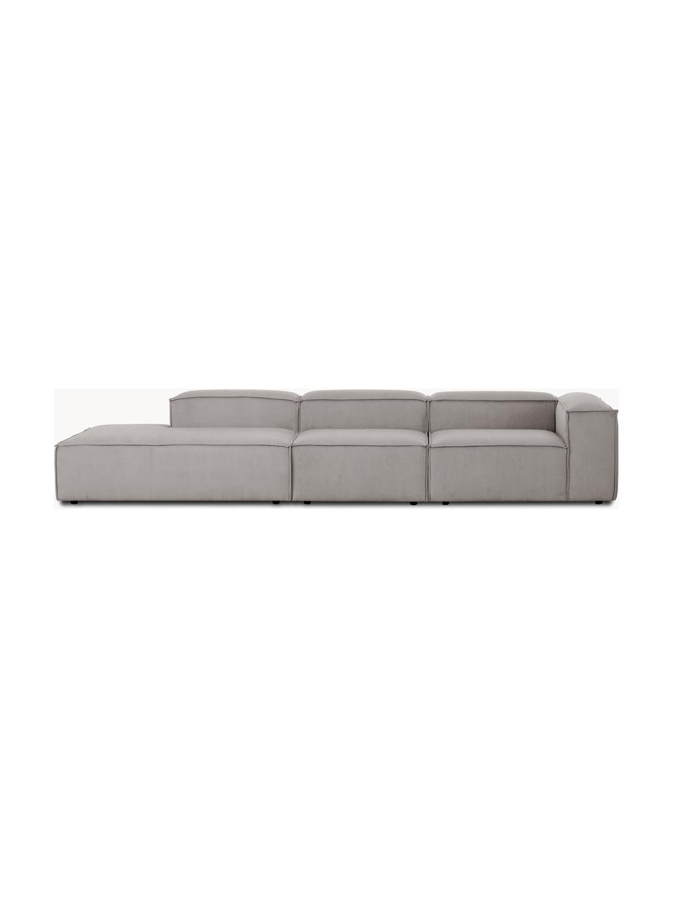 Chaise longue XL componibile in velluto a coste Lennon, Rivestimento: velluto a coste (92% poli, Struttura: legno di pino massiccio, , Piedini: plastica I piedini si tro, Velluto a coste grigio chiaro, Larg. 357 x Prof. 119 cm, schienale a sinistra