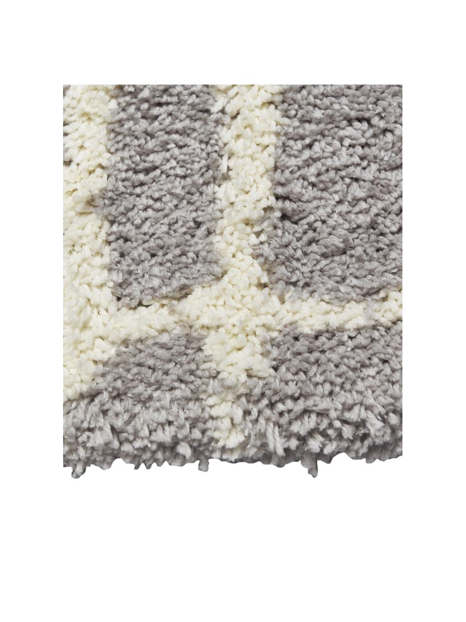 Pluizig hoogpolig vloerkleed Amelie in grijs, handgetuft, Bovenzijde: 100% polyester, Onderzijde: gerecycled polyester, Grijs, crèmewit, B 80 cm x L 150 cm (maat XS)