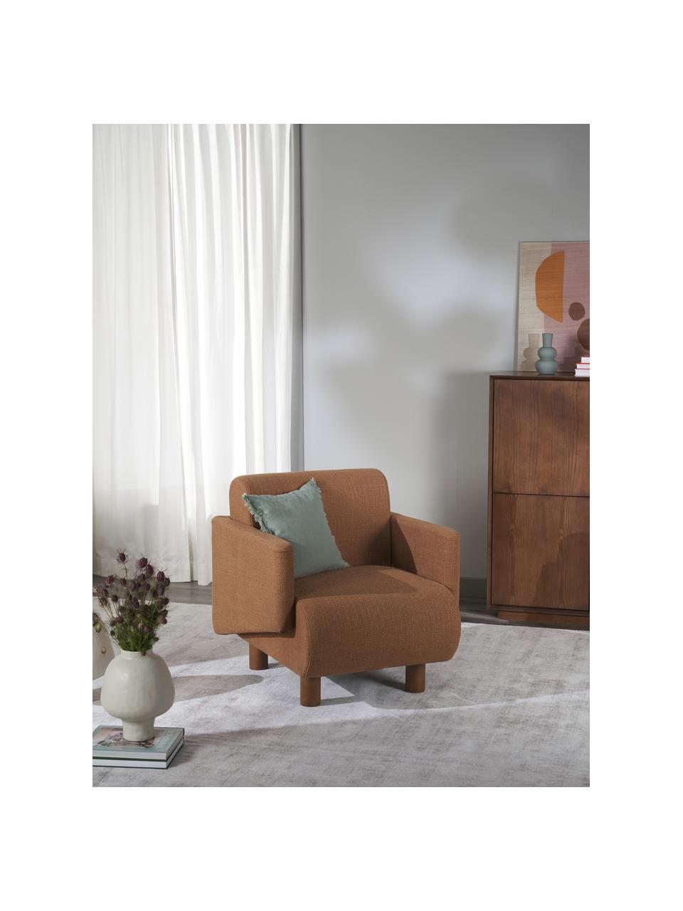 Bouclé loungefauteuil Coco in Nougat met houten poten, Bekleding: bouclé (70% polyester, 20, Poten: massief gelakt beukenhout, Bouclé Nougat, B 92 x D 79 cm