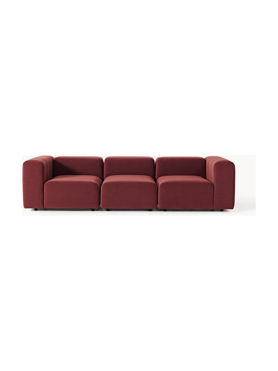 Modulares Samt-Sofa Lena (4-Sitzer), Bezug: Samt (100 % Polyester) De, Gestell: Buchenholz, Spanplatte, H, Samt Weinrot, B 287 x T 106 cm