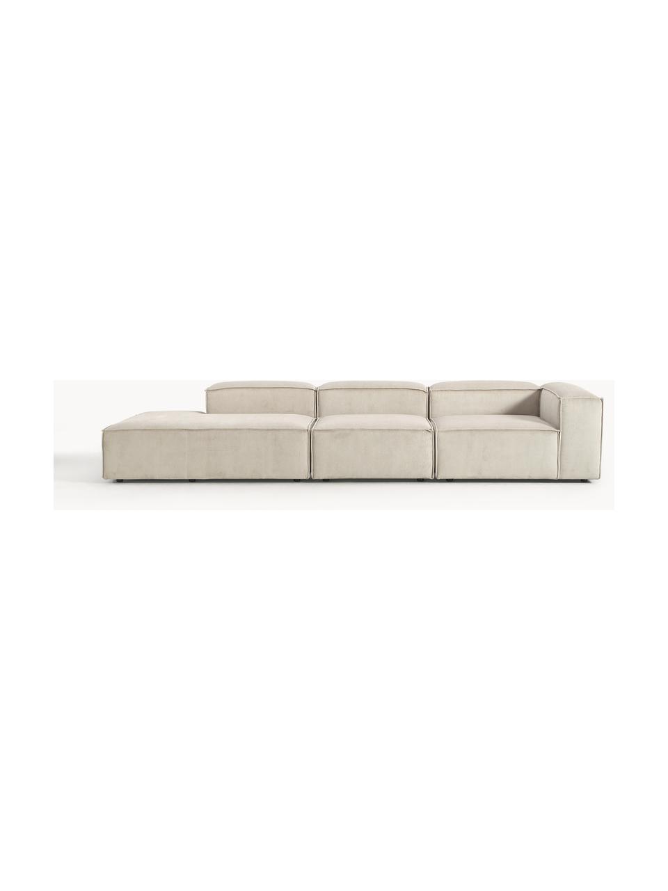 Chaise longue XL componibile in velluto a coste Lennon, Rivestimento: velluto a coste (92% poli, Struttura: legno di pino massiccio, , Piedini: plastica I piedini si tro, Velluto a coste beige chiaro, Larg. 357 x Prof. 119 cm, schienale a sinistra