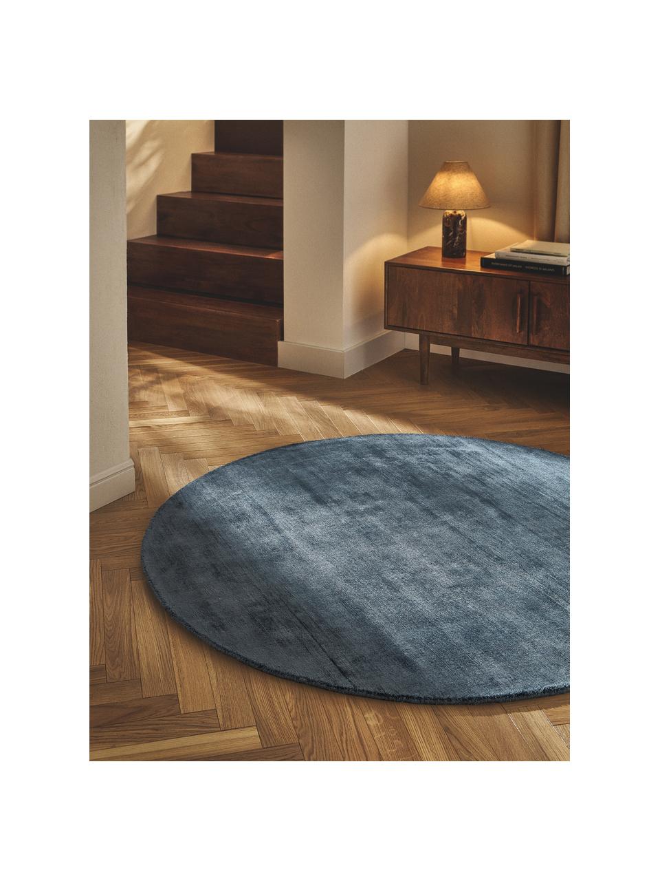 Tapis rond en viscose tissé main Jane, Bleu foncé, Ø 150 cm (taille M)