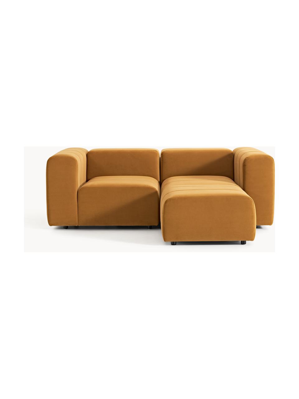 Modulares Samt-Sofa Lena (3-Sitzer) mit Hocker (links/rechts), Bezug: Samt (100 % Polyester) De, Gestell: Buchenholz, Spanplatte, H, Füße: Kunststoff, Samt Ocker, B 211 x T 181 cm