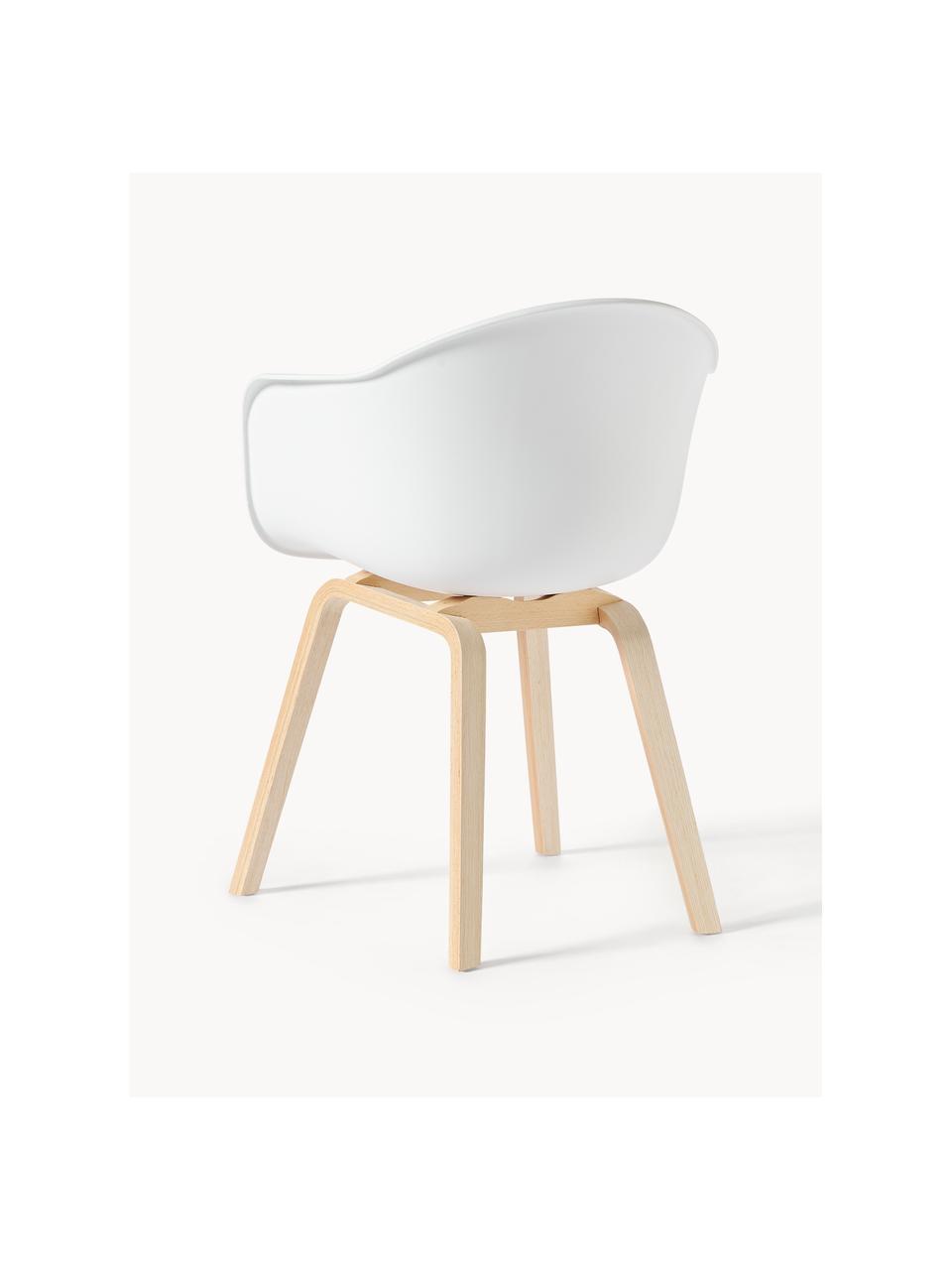 Silla con reposabrazos de plástico Claire, Asiento: plástico, Patas: madera con chapado en mad, Blanco, madera de haya, An 60 x F 54 cm