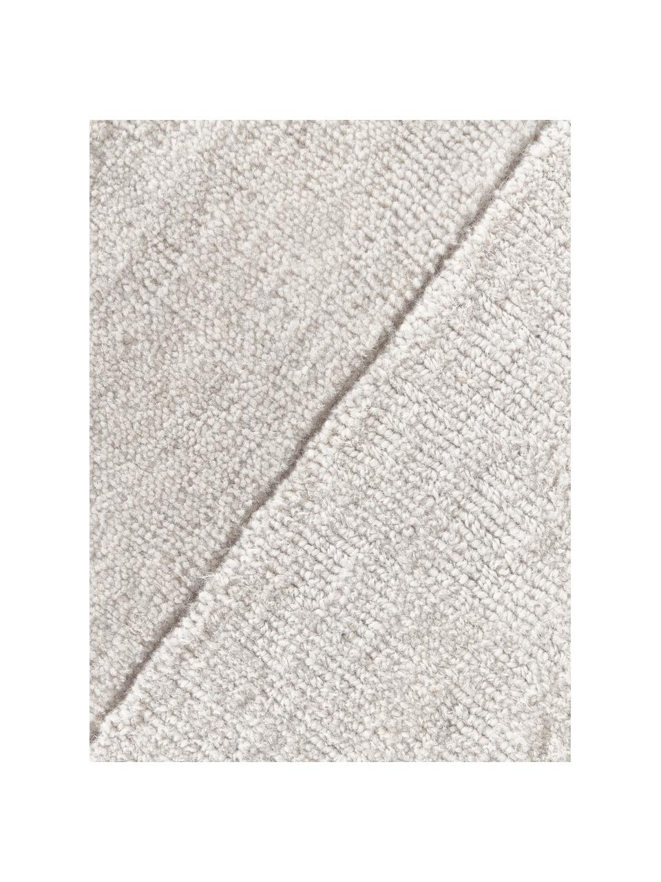 Tapis à poils courts Kari, 100 % polyester, certifié GRS, Tons gris, larg. 80 x long. 150 cm (taille XS)