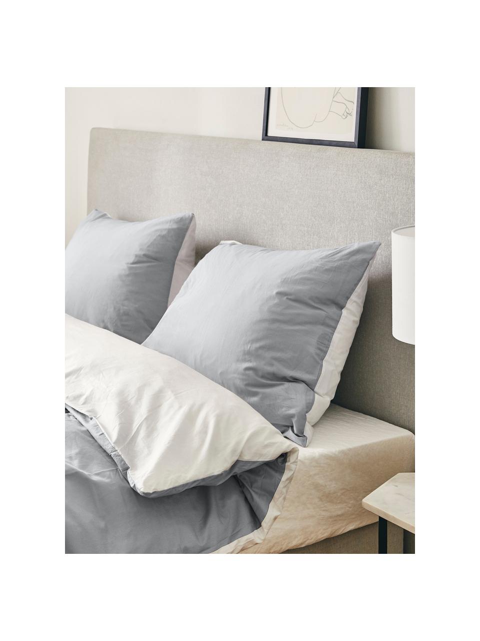 Obojstranná posteľná bielizeň z bavlneného saténu Julia, Svetlosivá, biela, 200 x 200 cm + 2 vankúše 80 x 80 cm
